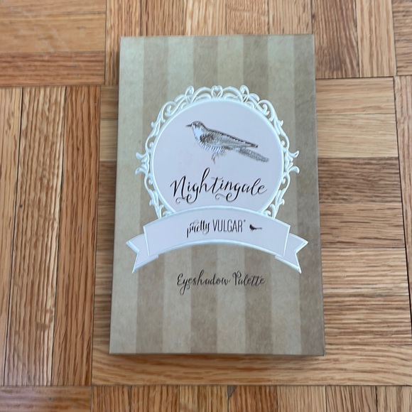 Pretty Vulgar Nightingale Palette - Picture 1 of 2